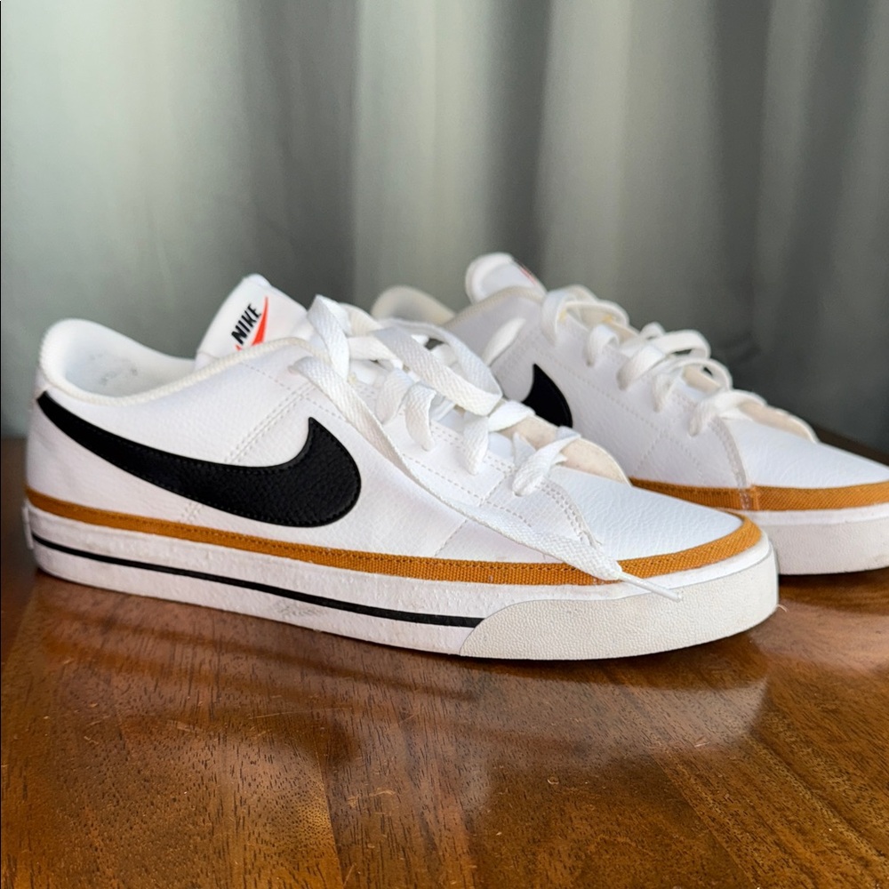 Nike Court Legacy